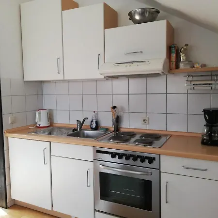 Apartmán Grosszuegige Und Kunstvolle Dachgeschosswohnung