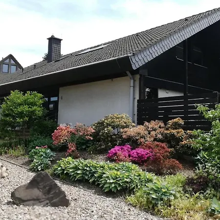 Grosszuegige Und Kunstvolle Dachgeschosswohnung Leichlingen