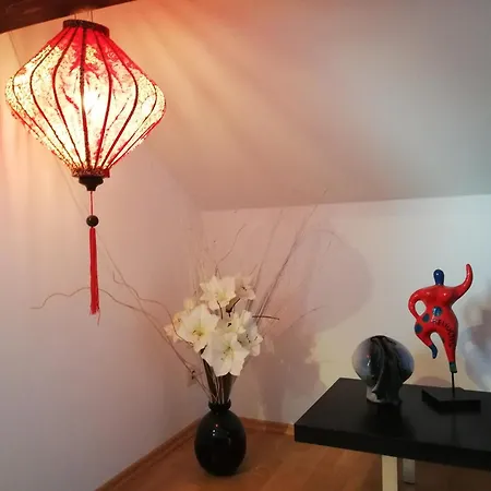 Grosszuegige Und Kunstvolle Dachgeschosswohnung