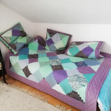 Apartmán Grosszuegige Und Kunstvolle Dachgeschosswohnung