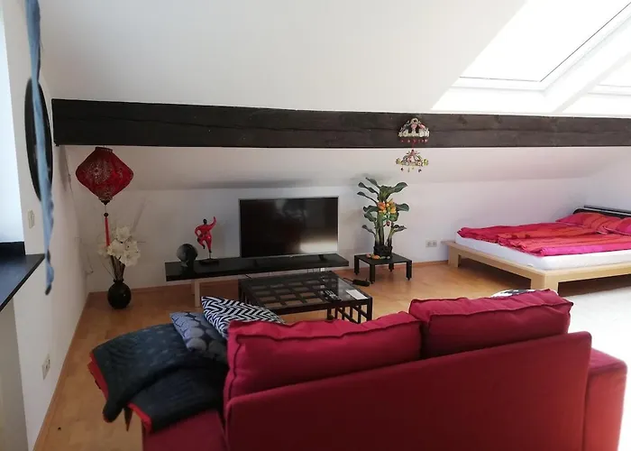 Grosszuegige Und Kunstvolle Dachgeschosswohnung Appartamento *