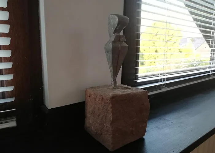 Apartmán Grosszuegige Und Kunstvolle Dachgeschosswohnung *