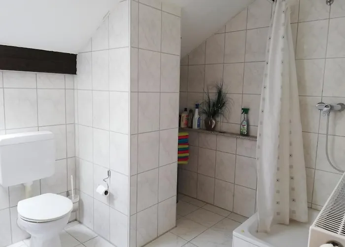 Apartmán Grosszuegige Und Kunstvolle Dachgeschosswohnung