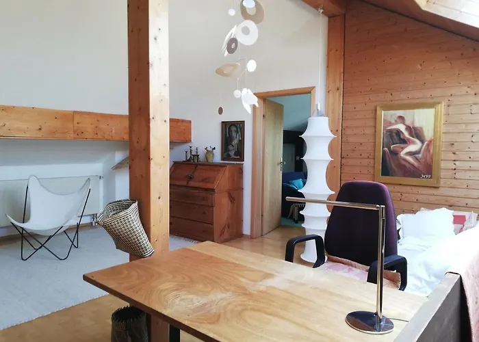 Grosszuegige Und Kunstvolle Dachgeschosswohnung