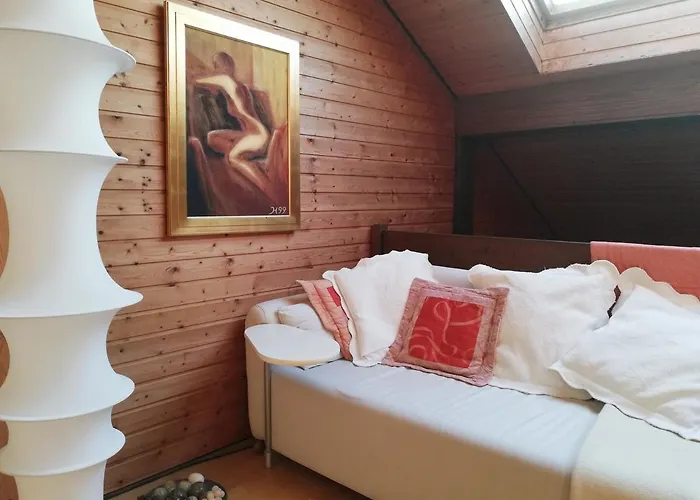 Grosszuegige Und Kunstvolle Dachgeschosswohnung * Leichlingen