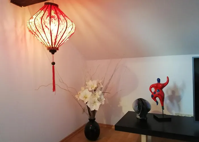 Grosszuegige Und Kunstvolle Dachgeschosswohnung